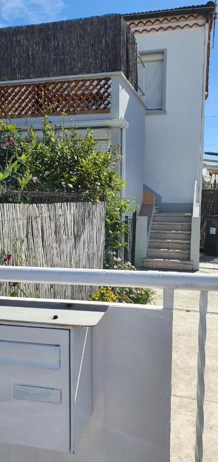 Appartement Avec Terrasse Quartier Montplaisir Arles Buitenkant foto
