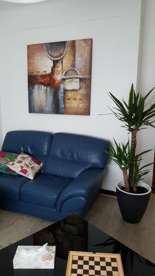 Appartement Avec Terrasse Quartier Montplaisir Arles Buitenkant foto